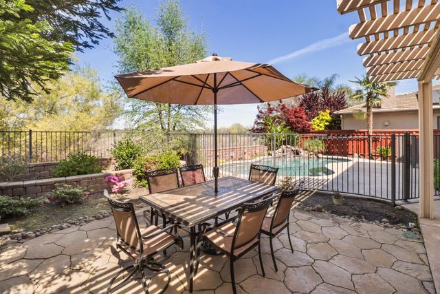 1152 Oak Valley Dr, Lincoln, CA 95648