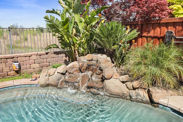 1152 Oak Valley Dr, Lincoln, CA 95648