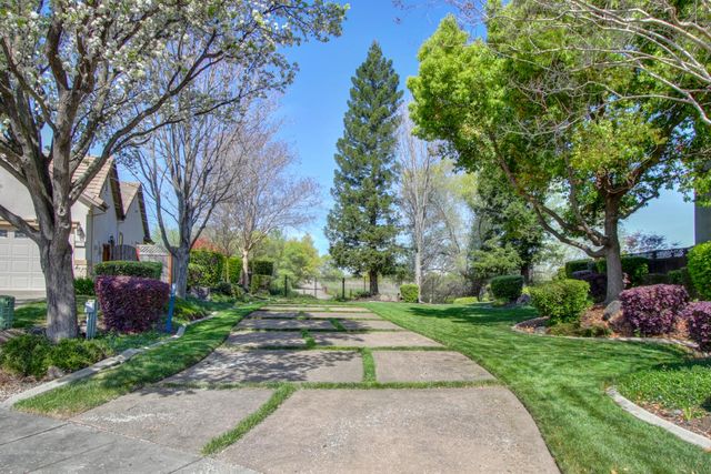 1152 Oak Valley Dr, Lincoln, CA 95648