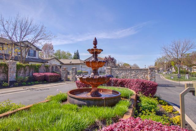 1152 Oak Valley Dr, Lincoln, CA 95648