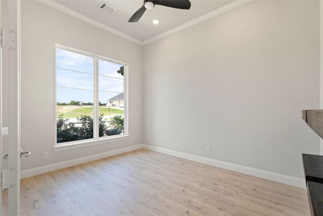 305 Monument Place, Reno, TX 76020