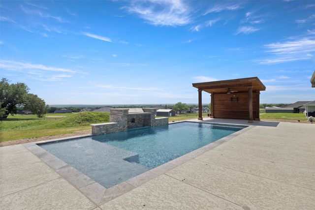 305 Monument Place, Reno, TX 76020