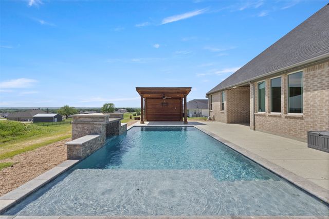 305 Monument Place, Reno, TX 76020