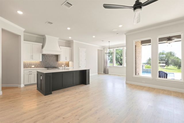 305 Monument Place, Reno, TX 76020