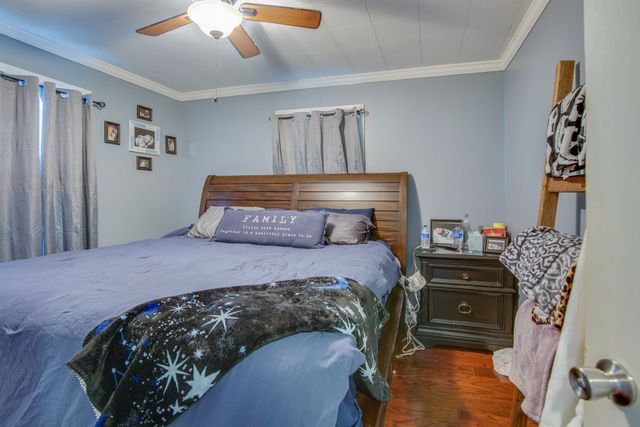 2006 Thomas Ave, Columbia, TN 38401