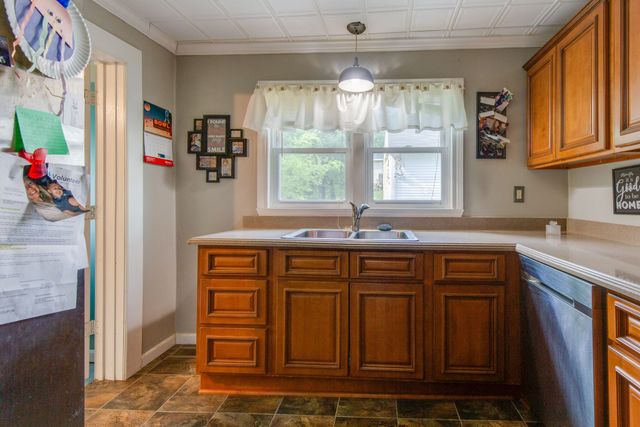 2006 Thomas Ave, Columbia, TN 38401