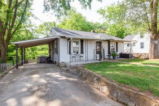 2006 Thomas Ave, Columbia, TN 38401