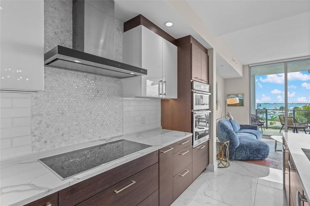 1155 N GULFSTREAM AVENUE 306, Sarasota, FL 34236