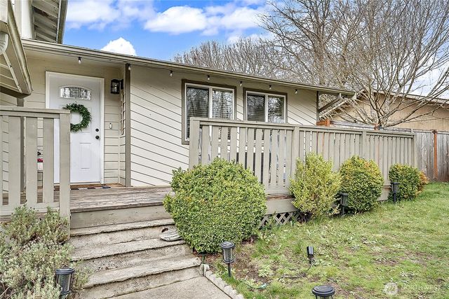 6003 Armour Loop SE, Olympia, WA 98513