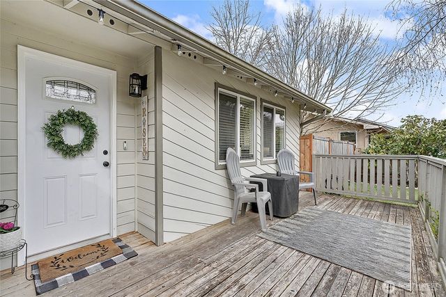 6003 Armour Loop SE, Olympia, WA 98513