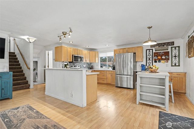 6003 Armour Loop SE, Olympia, WA 98513