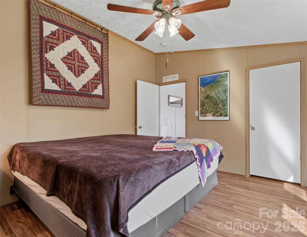 155 Thunderstruck Ridge, Burnsville, NC 28714