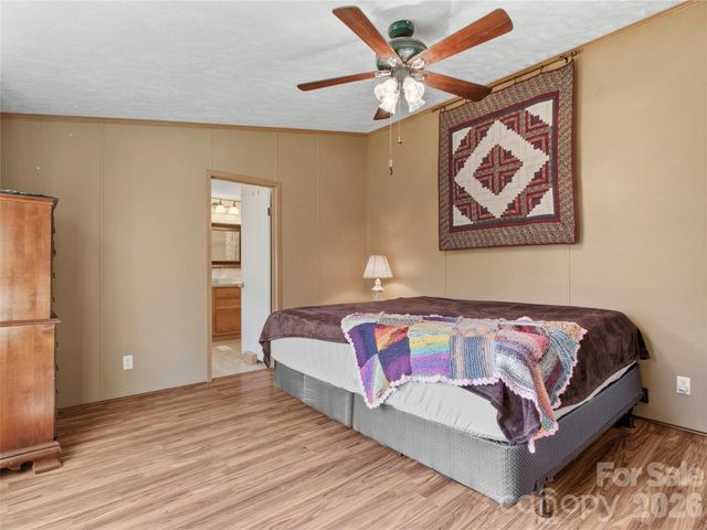 155 Thunderstruck Ridge, Burnsville, NC 28714