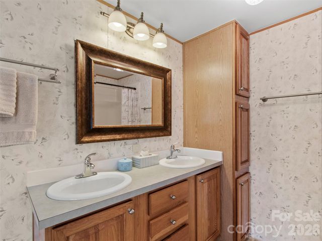 155 Thunderstruck Ridge, Burnsville, NC 28714