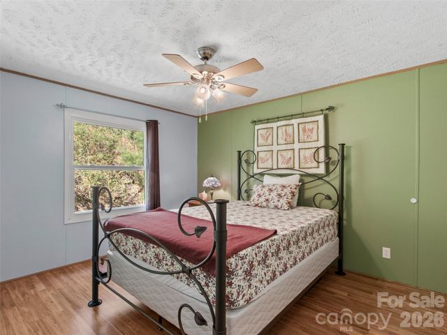 155 Thunderstruck Ridge, Burnsville, NC 28714