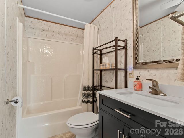 155 Thunderstruck Ridge, Burnsville, NC 28714