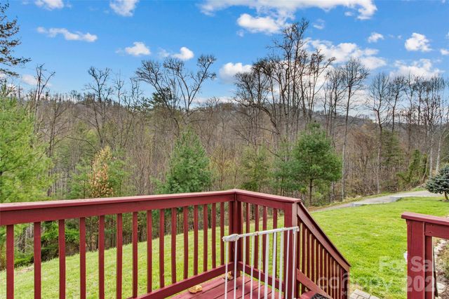 155 Thunderstruck Ridge, Burnsville, NC 28714