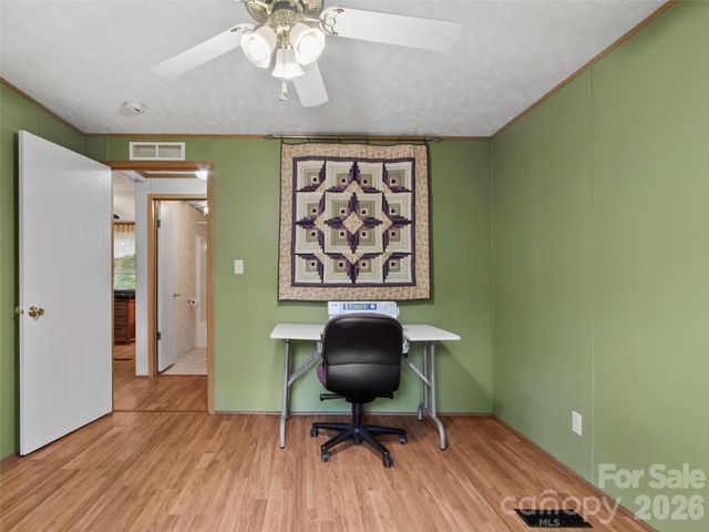 155 Thunderstruck Ridge, Burnsville, NC 28714