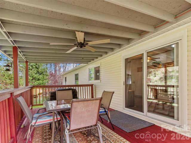 155 Thunderstruck Ridge, Burnsville, NC 28714