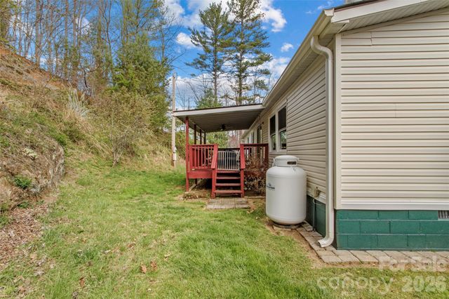 155 Thunderstruck Ridge, Burnsville, NC 28714