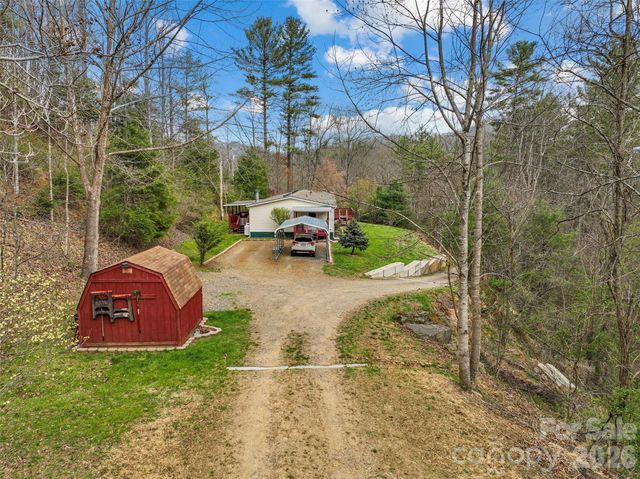 155 Thunderstruck Ridge, Burnsville, NC 28714