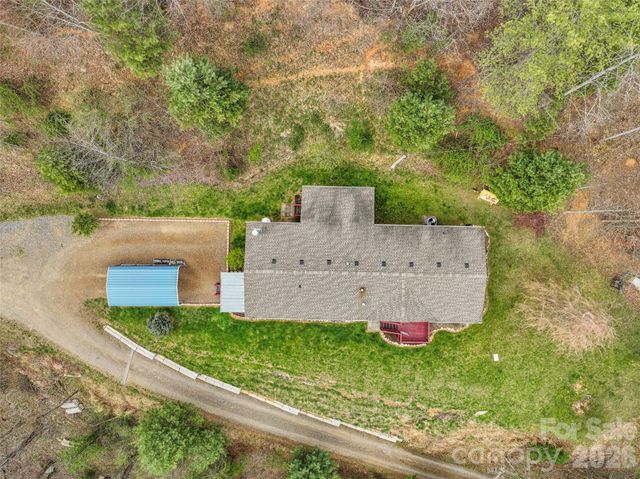 155 Thunderstruck Ridge, Burnsville, NC 28714