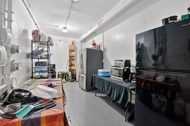 2151 SW 8th St, Miami, FL 33135