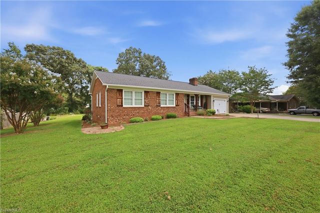 3986 Welcome Arcadia Road, Lexington, NC 27295