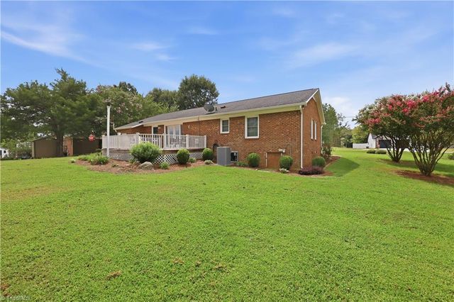 3986 Welcome Arcadia Road, Lexington, NC 27295