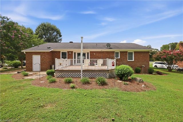 3986 Welcome Arcadia Road, Lexington, NC 27295