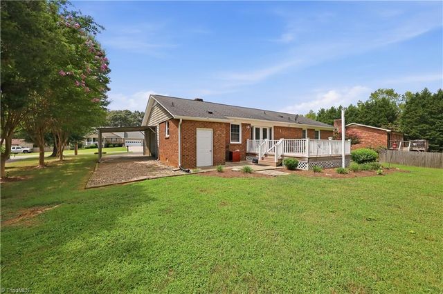 3986 Welcome Arcadia Road, Lexington, NC 27295
