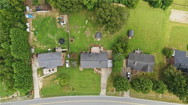 3986 Welcome Arcadia Road, Lexington, NC 27295
