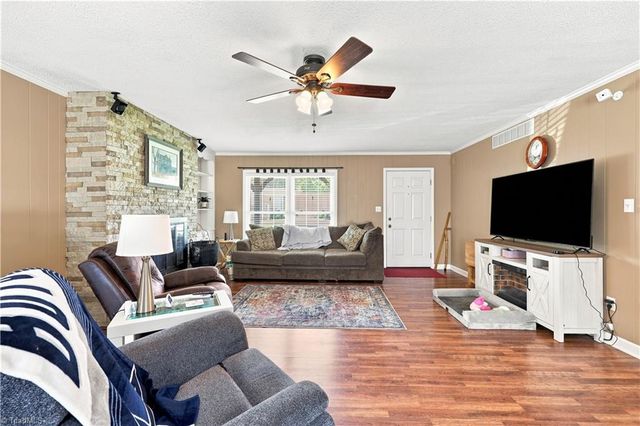 3986 Welcome Arcadia Road, Lexington, NC 27295