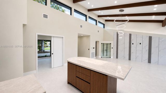 2765 NE 35th Dr, Fort Lauderdale, FL 33308