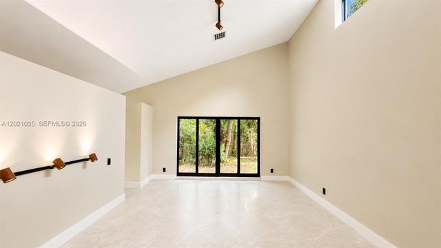 2765 NE 35th Dr, Fort Lauderdale, FL 33308