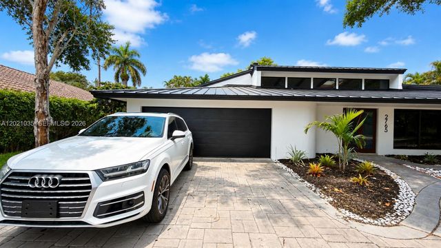 2765 NE 35th Dr, Fort Lauderdale, FL 33308