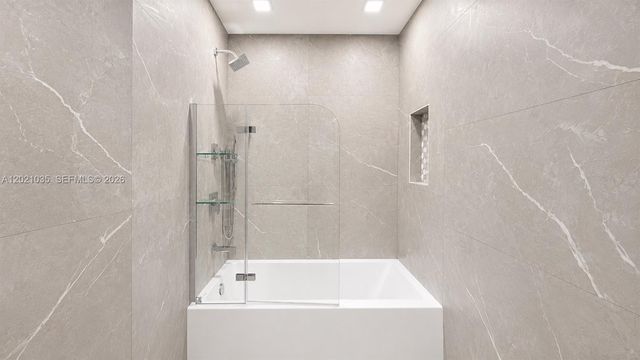 2765 NE 35th Dr, Fort Lauderdale, FL 33308