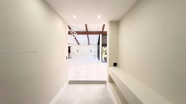 2765 NE 35th Dr, Fort Lauderdale, FL 33308