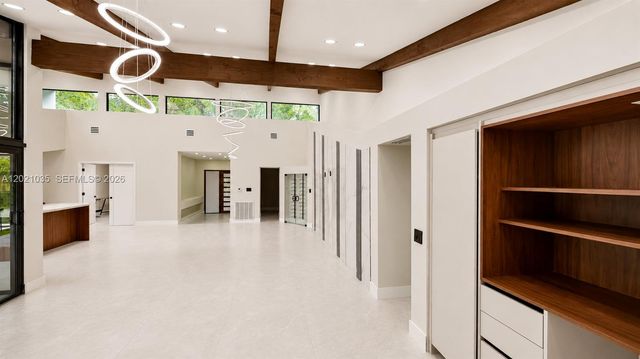 2765 NE 35th Dr, Fort Lauderdale, FL 33308