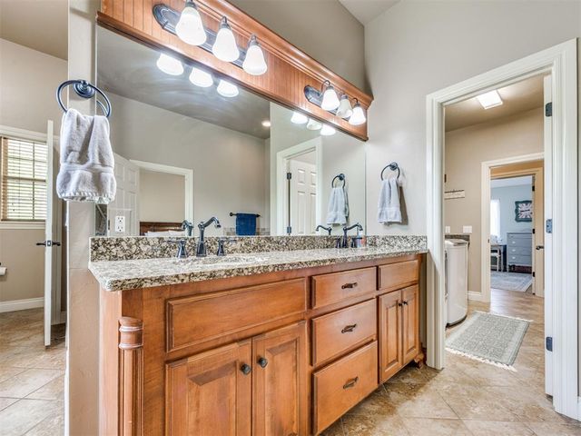 5208 Old Lantern Way, Choctaw, OK 73020
