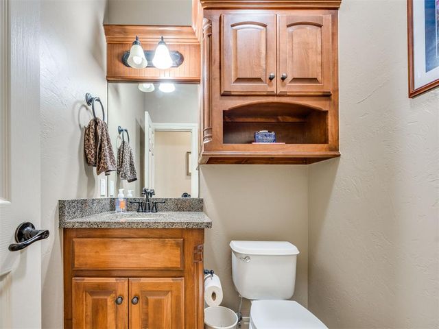 5208 Old Lantern Way, Choctaw, OK 73020