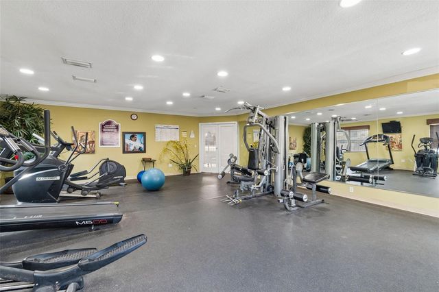 7210 N MANHATTAN AVENUE 523, Tampa, FL 33614