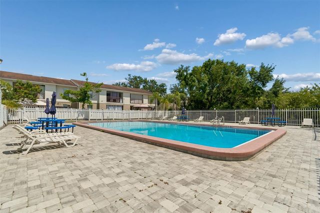 7210 N MANHATTAN AVENUE 523, Tampa, FL 33614