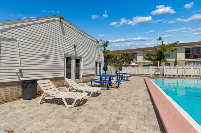 7210 N MANHATTAN AVENUE 523, Tampa, FL 33614