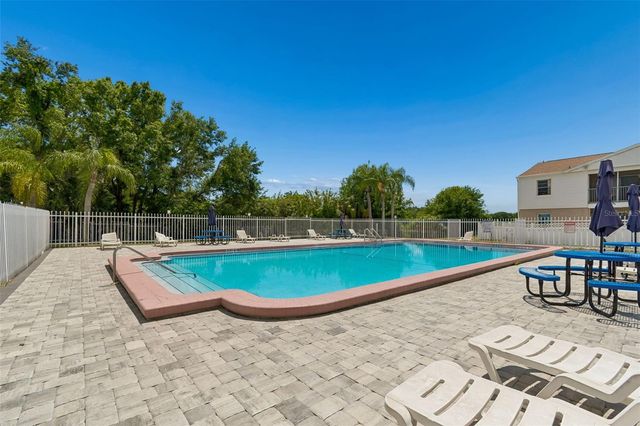 7210 N MANHATTAN AVENUE 523, Tampa, FL 33614