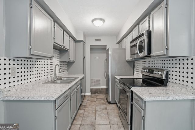 704 Glenleaf Drive, Peachtree Corners, GA 30092