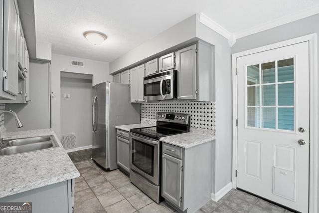 704 Glenleaf Drive, Peachtree Corners, GA 30092