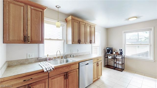 8111 Thornton Drive, Parma, OH 44129