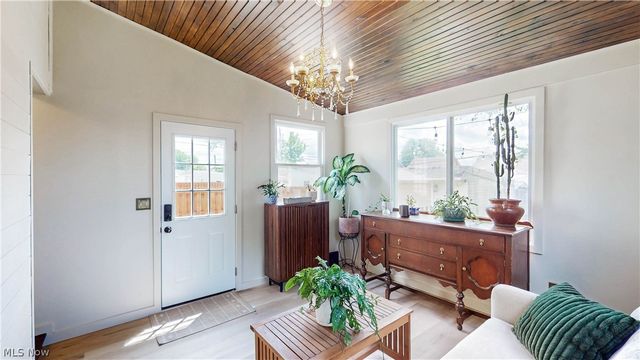 8111 Thornton Drive, Parma, OH 44129