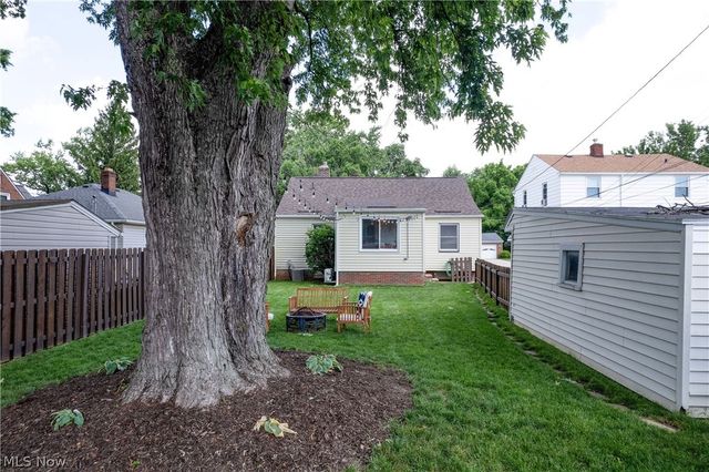 8111 Thornton Drive, Parma, OH 44129